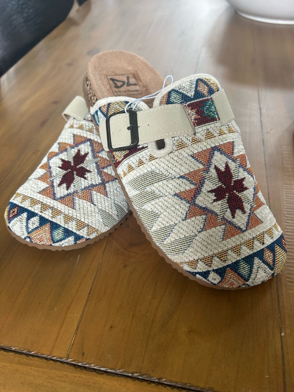 NWT Beige Aztec-Pattern Clog